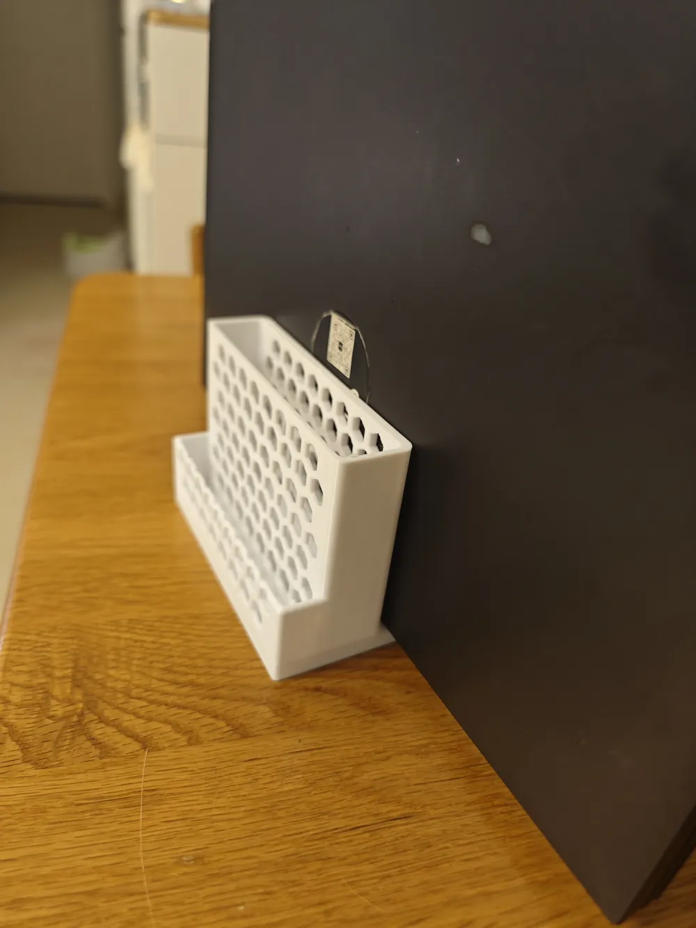 Laptop Vertical Stand [with Mobile Hard Drive Storage] - Free 3D Print ...
