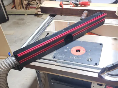 Router table Fence