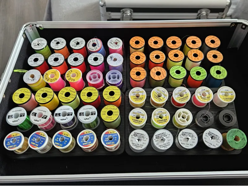 Fly fishing thread holder