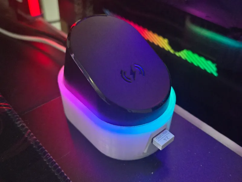 Razer Hyperpoll Dongle and Wireless Charging stand