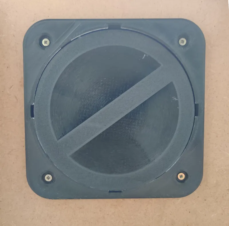 Twist-lock hose plug
