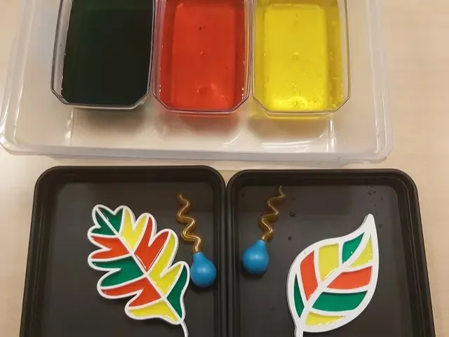 blaadjes vullen met gekleurd water