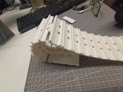Caterpillar 973K Track Loader (1:10 scale) 1:10 standard track section