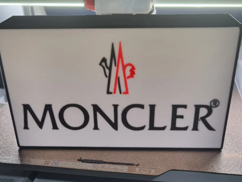 moncler lightbox