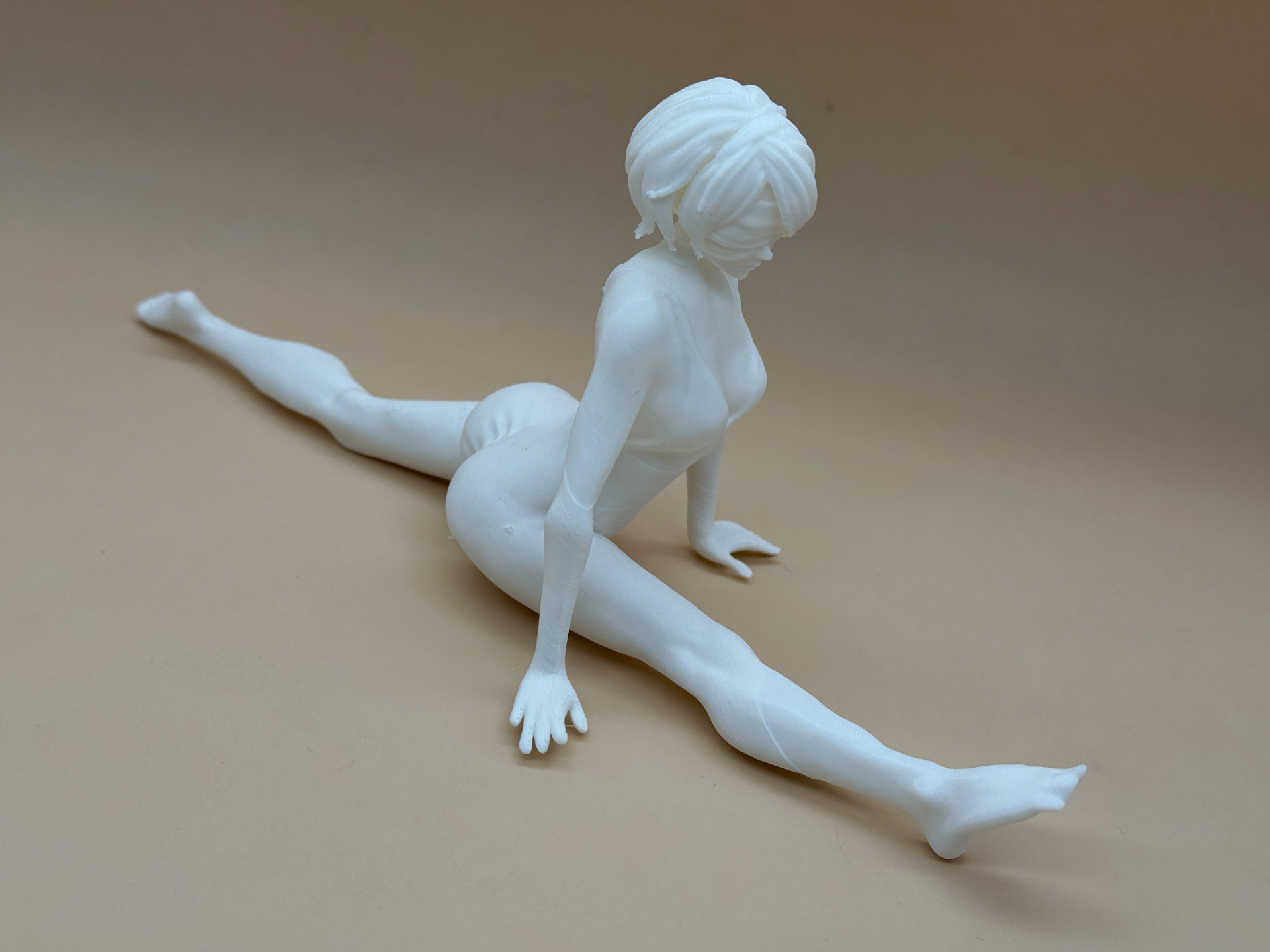 Miss 2B doing the splits by 人类科学研究院 MakerWorld: Download Free 3D Models - 3D model önizlemesi