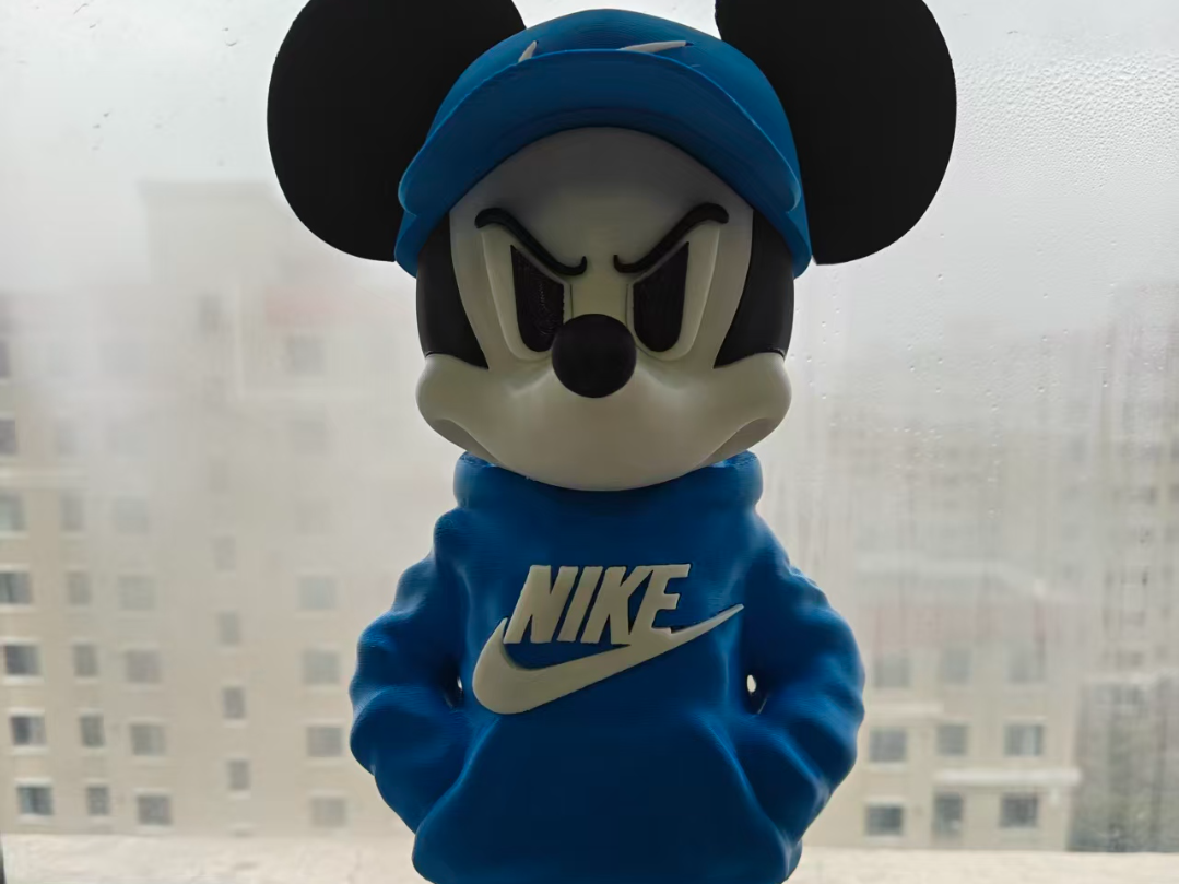 插兜米奇