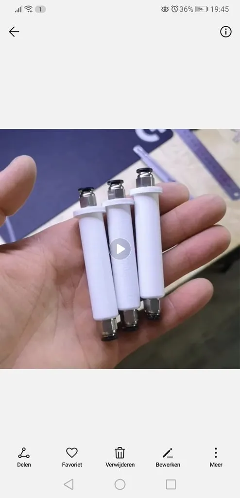 Enclosure filament conductor