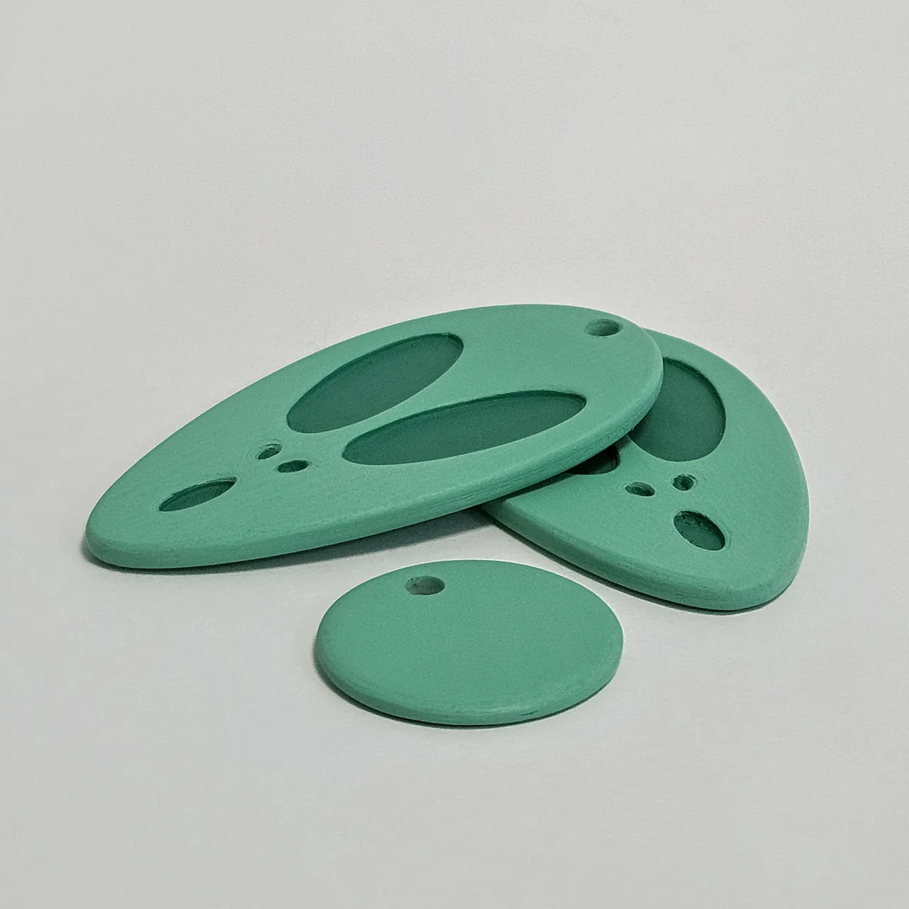 Dandadan – Momo Ayase (Medallion & Earrings) view 2