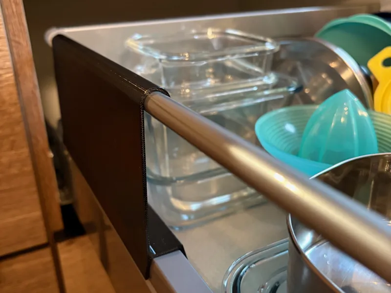 Nobilia Seitenverblendung Schublade