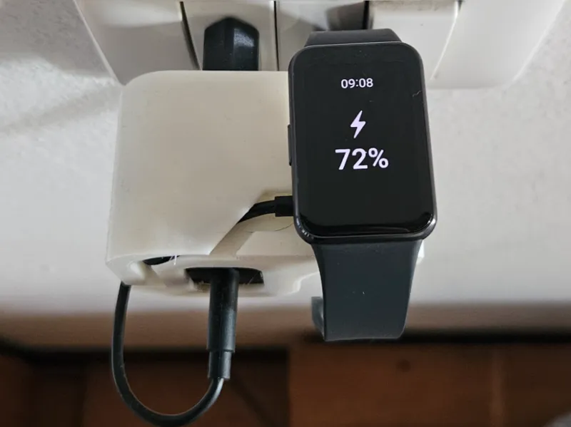Galaxy fit 3 charge holder