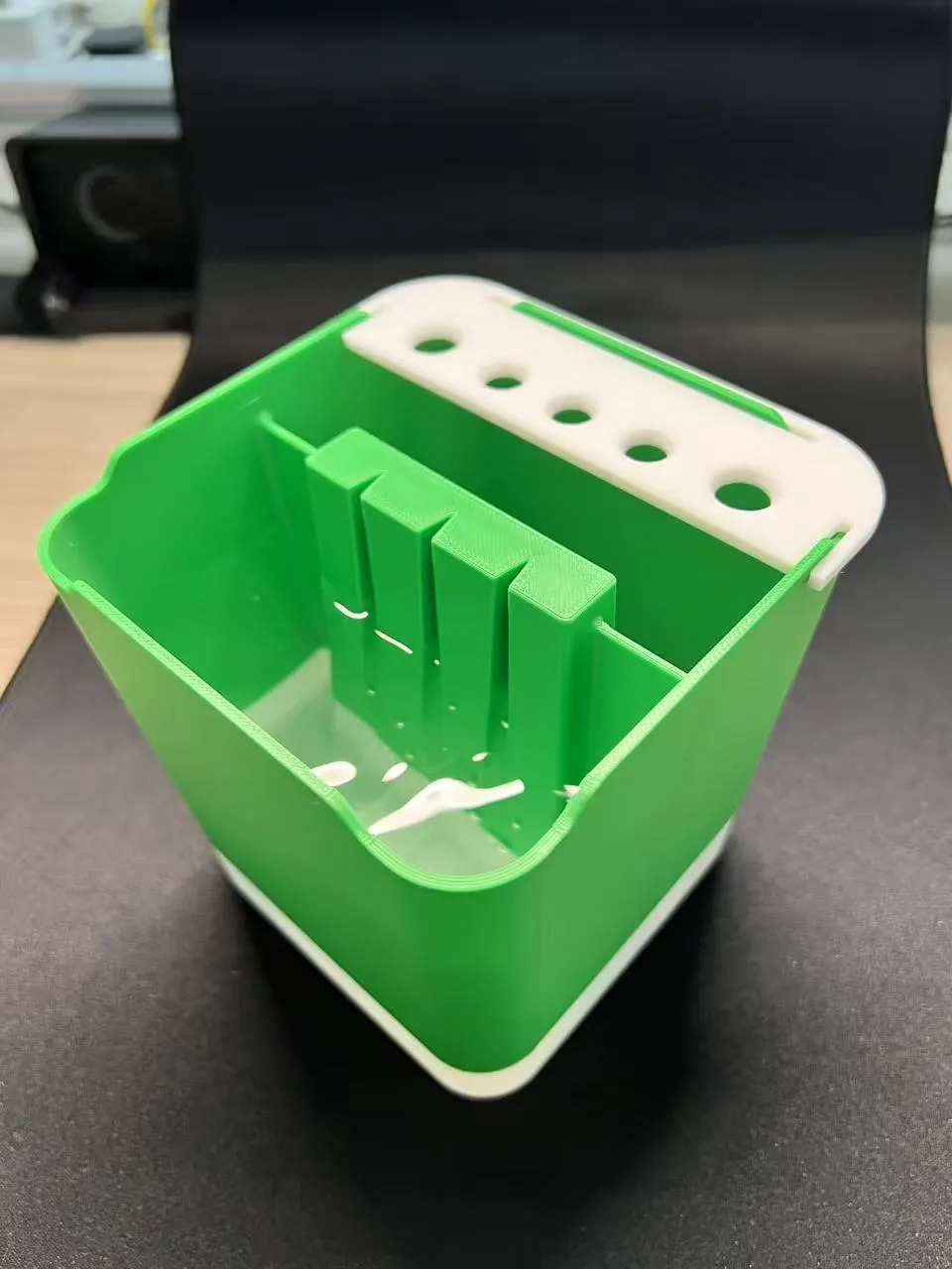 洗笔桶 - 免费 3D 打印模型 - MakerWorld