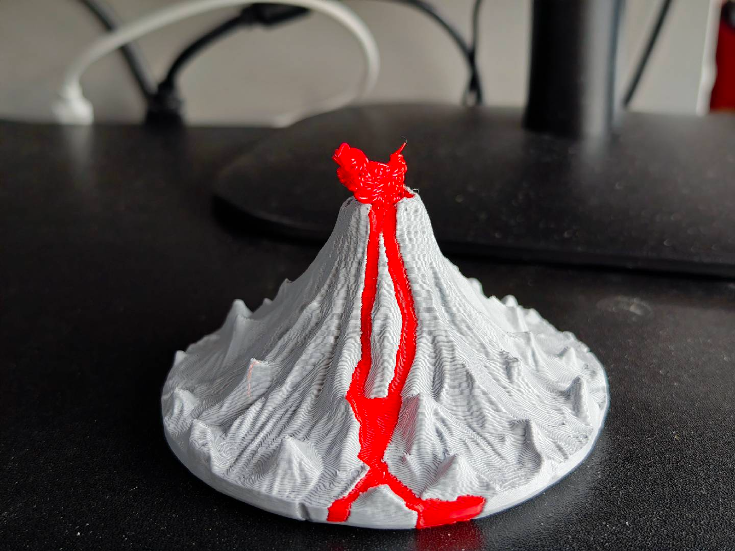 火山|喷发的火山模型