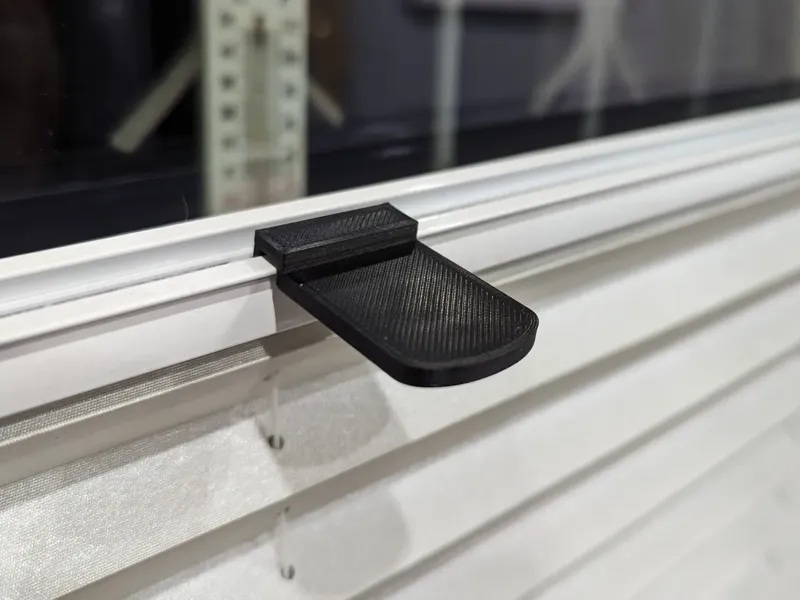 Handle for window blinds