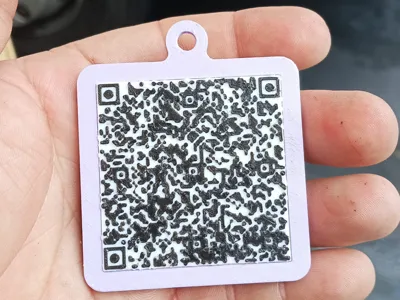 QR-CODE KEYCHAIN