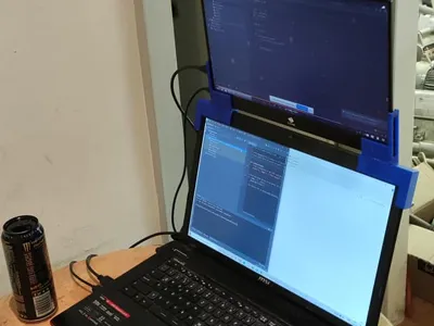 DIY Dualscreen Topmount Laptop
