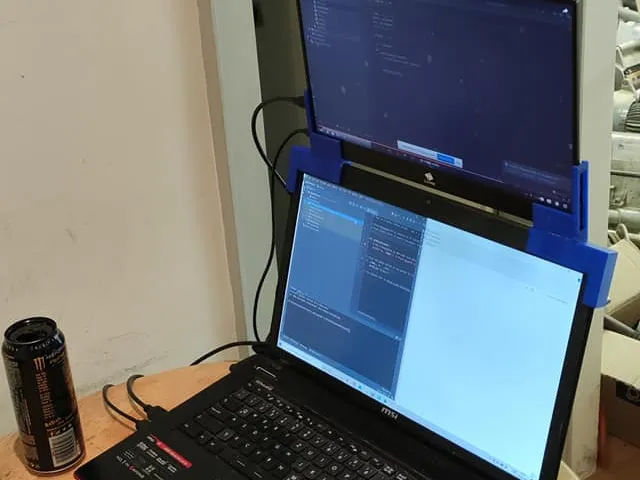 DIY Dualscreen Topmount Laptop