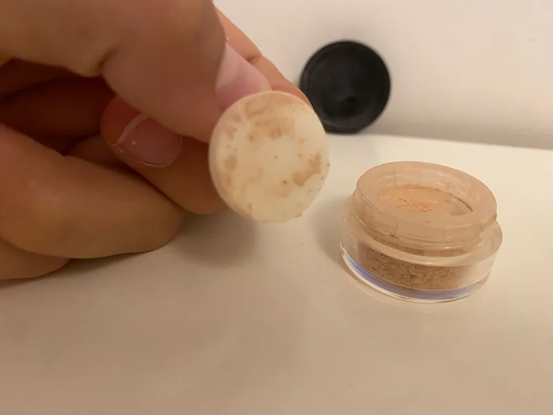 Powder holder 
