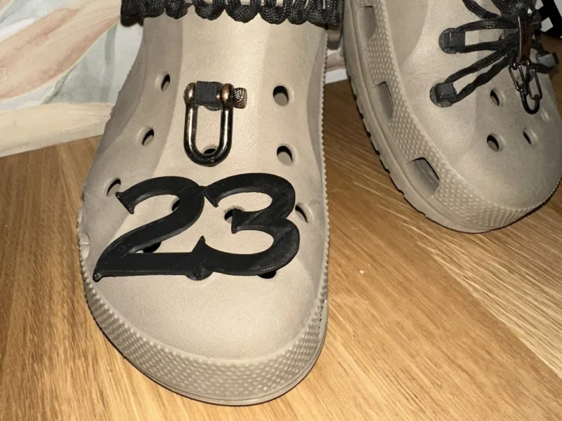 23 crocs