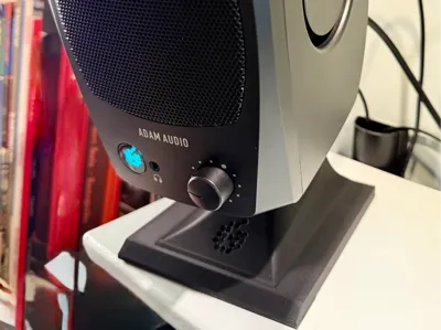 Adam Audio D3V Low Stand (+- 13˚ tilt down)