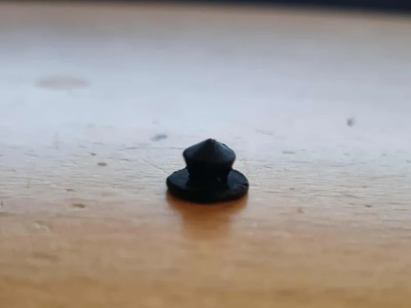 Eyelet plug