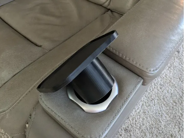 Cupholder tray