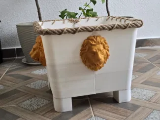 lion hed vase pot