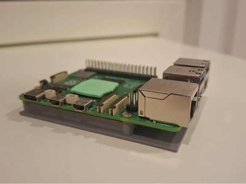 Simple dock for raspberry pi 5