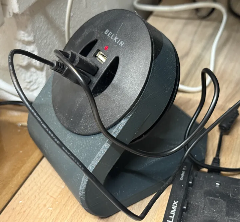 A grommet stand.