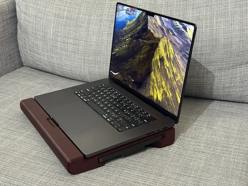 Laptop desk/rest for Macbook Air 13"