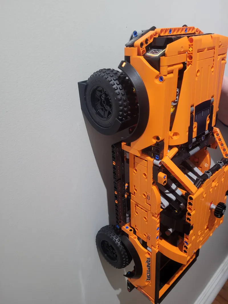 Plastic Brick Raptor Wall Mount