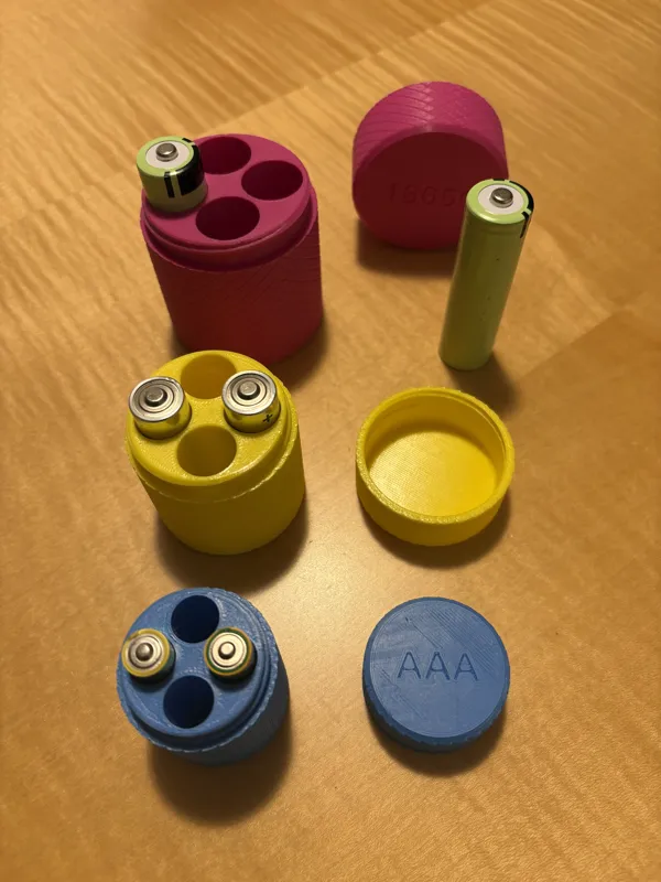 Knurled boxes for batteries AAA, AA, 18650, 21700