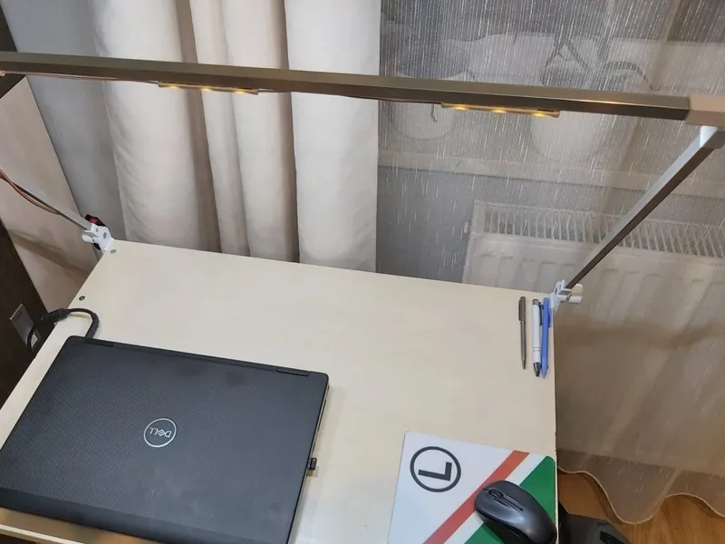 Simple LED desk lamp