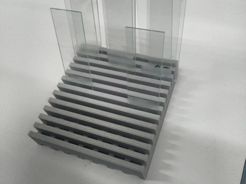 Escorredor para lâminas de microscopia