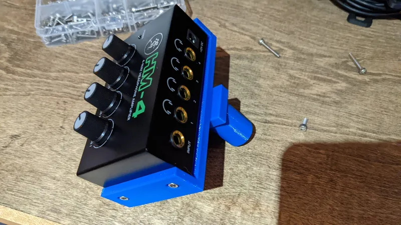 Mackie HM-4 Headphone Amp Roland V-Drum Mount