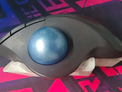 LogiM575 mouse ergonomic 45° base