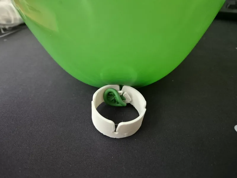 Minimalistic Balloon Tower Clip