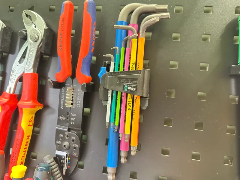 Wera 彩色内六角洞洞板专属支架 - 让工具收纳颜值与实用并存