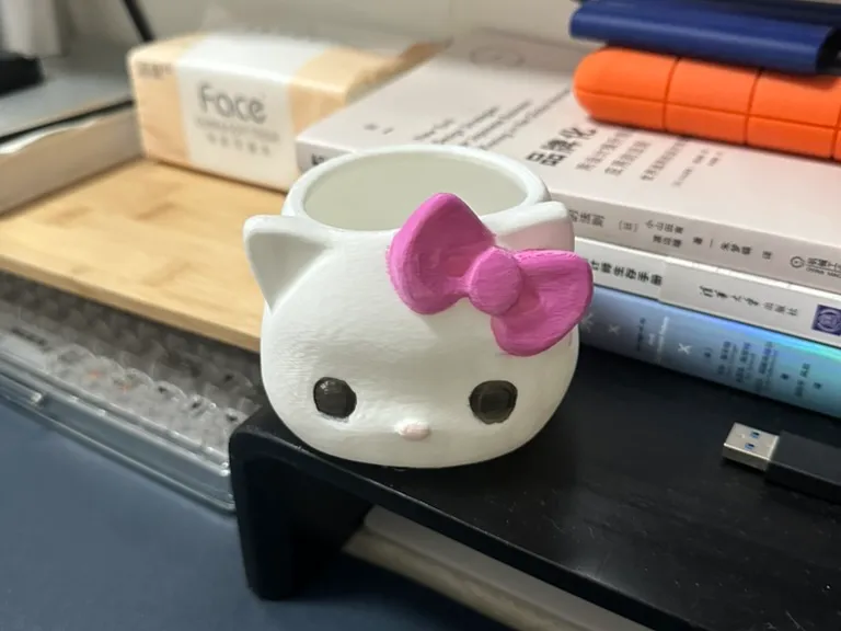 蝴蝶结KT笔筒