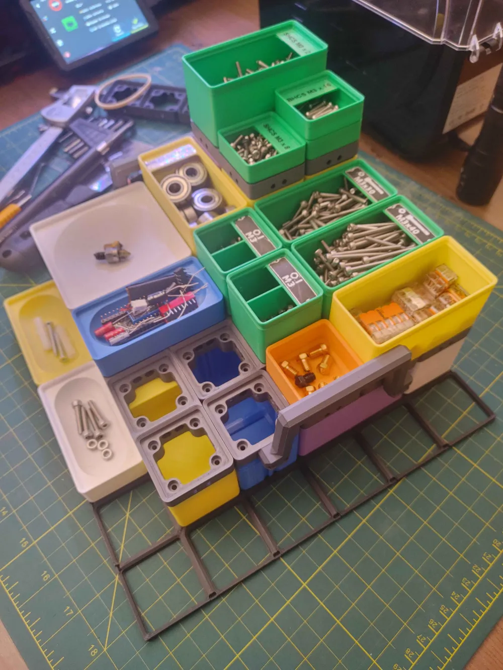 Gridfinity Modular Stackable Baseplate (Improved) by mighty esboo ...