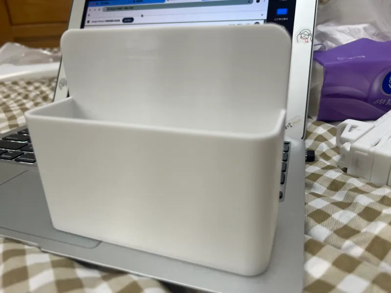 黄金笔筒