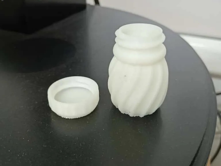 Small cylindrical box