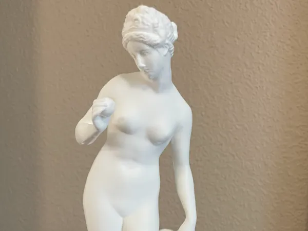 Vénus à la pomme — sculpture de Thorvaldsen
