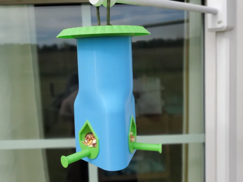 E-Z Bird Feeder