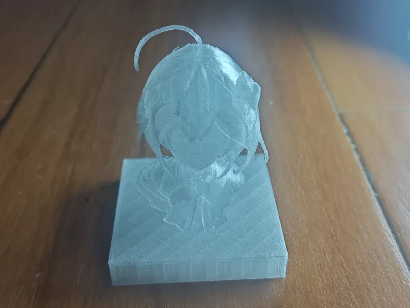 小鸟游六花雕像