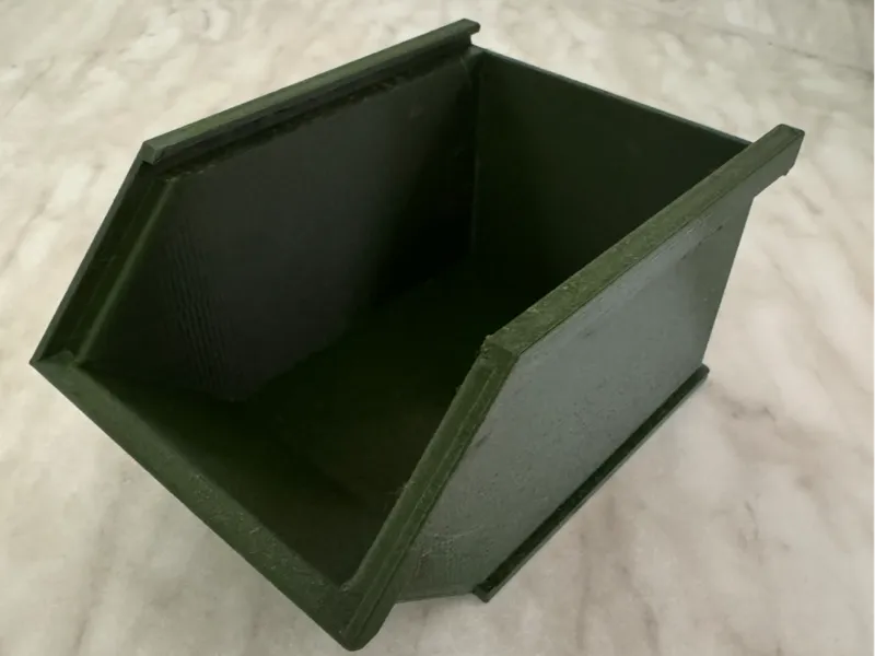 Stackable storage bin