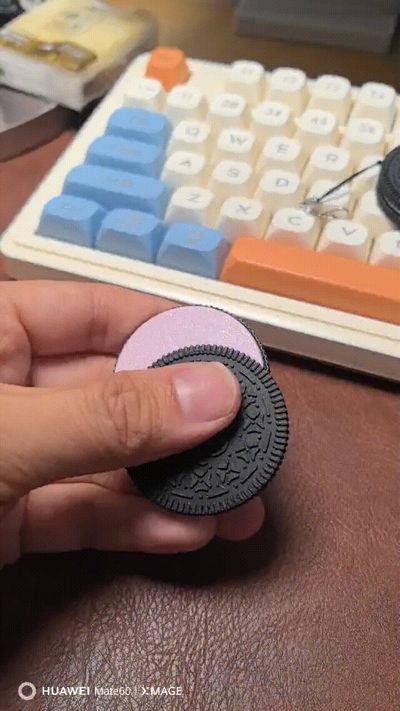 Oreo Magnetic Fidget Toy, Refrigerator Magnet, Key Pendant