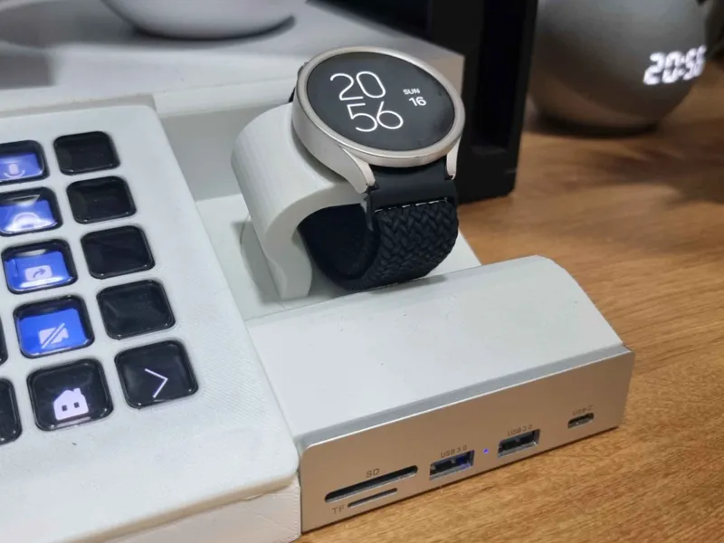 Samsung Galaxy Watch 5 charging dock
