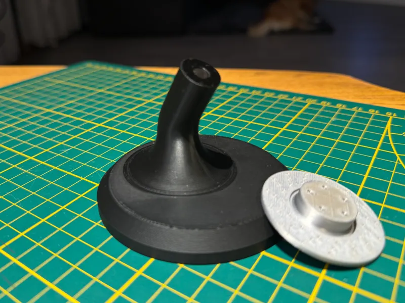 Wheels  desk stand decor