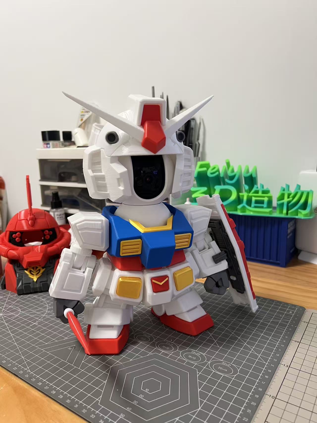 Gundam RX-78-2 Camera Case Shield (Shield Only) - Free 3D Print