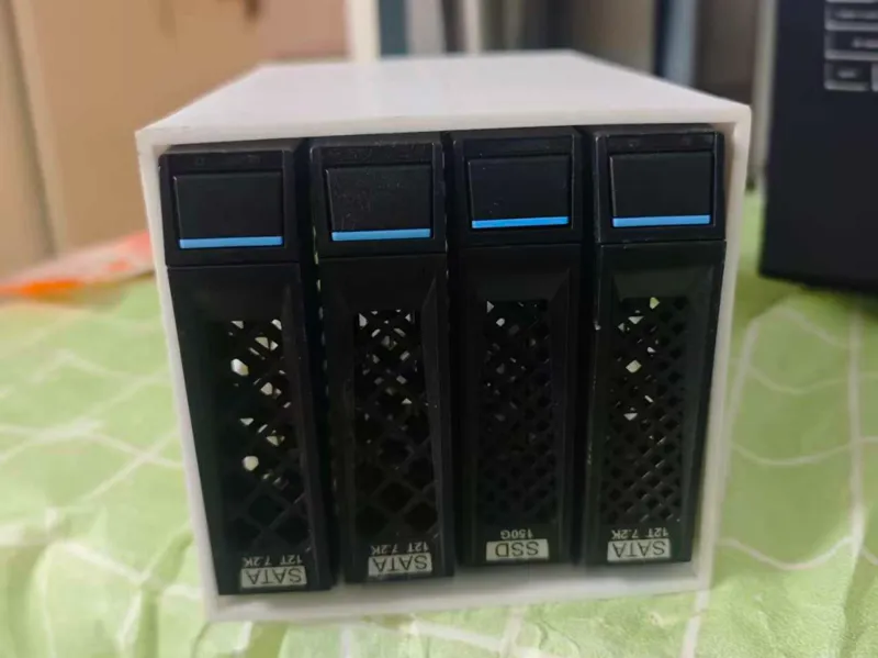 qnas4硬盘笼